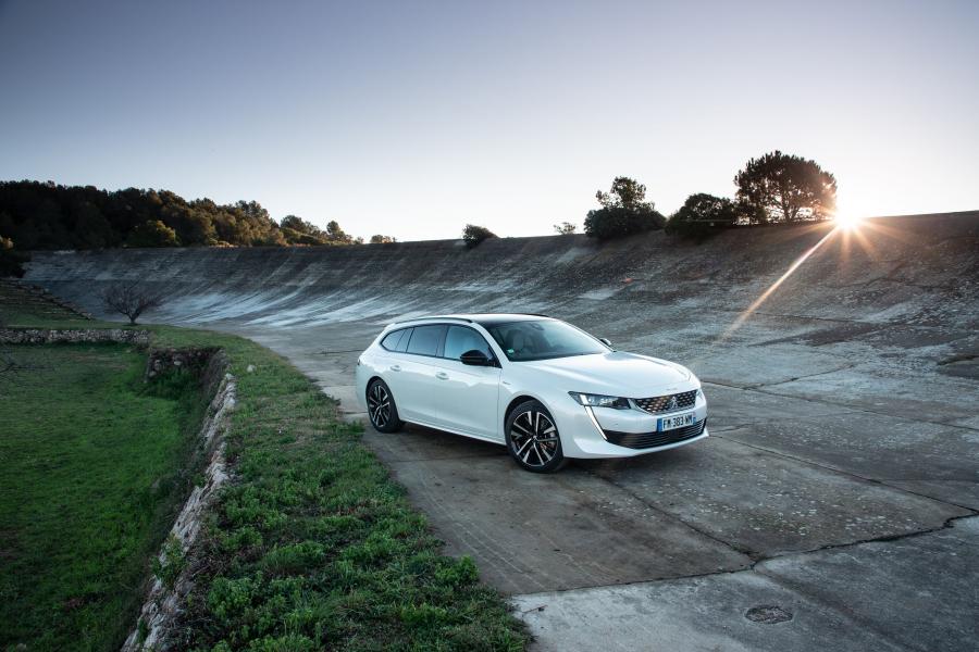  Peugeot 508 SW GT HYBRID 2019 года  (WW) (фото 22 из 40)